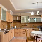 Appartement Centre Lions Gate 14 *